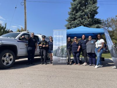 In September, members of the County of Renfrew’s Mesa Team attended Recovery Day in Renfrew. Pictured here are representatives from Emergency Services – Community Paramedics, OPP – MCRT, County of Renfrew Community Services Department, Community Withdrawal Management, Community Mental Health, and the Youth Wellness Hub Ontario (YWHO). County of Renfrew photo